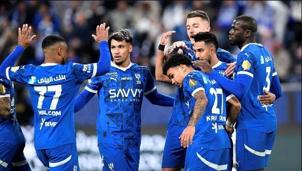 الدوري السعودي.. نيوم يصعق الهلال بهدفين قبل الاستراحة