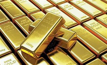الذهب يرتفع بدعم من تراجع الدولار وترقب بيانات التضخم الأمريكية