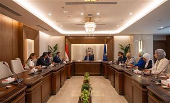 رئيس هيئة الدواء المصرية يبحث مع شركة "بيرنا" المكسيكية آفاق التعاون الدوائي 