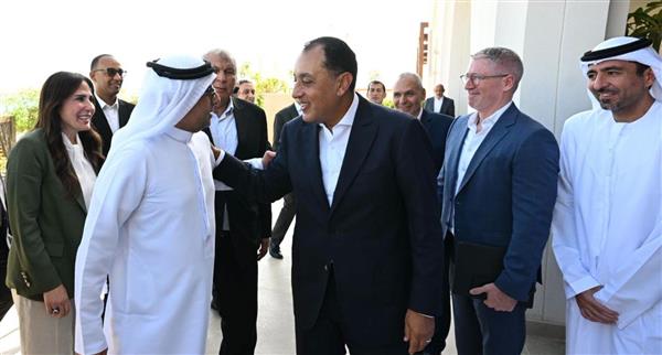 رئيس الوزراء يبدأ جولة تفقدية بمشروعات تنمية مدينة رأس الحكمة الجديدة