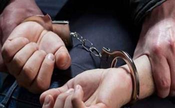 ضبط شخص بالجيزة لقيامه بإدارة صفحة للترويج لبيع الأسلحة البيضاء