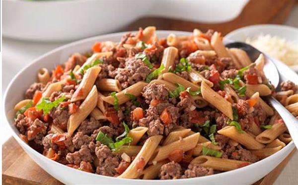 طريقة عمل مكرونة بالصوص الأحمر والكريمة.. وصفة اقتصادية بطعم المطاعم