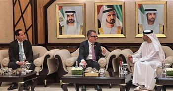 وزير التخطيط يبحث مع وزير التجارة الخارجية الإماراتي تعزيز الاستثمارات المشتركة