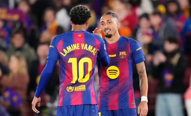 فليك يعلن تشكيل برشلونة أمام فينورد في دوري أبطال أوروبا