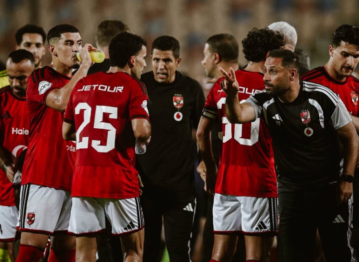 عموتة يعلن تشكيل الأهلي أمام المقاولون العرب بالدوري