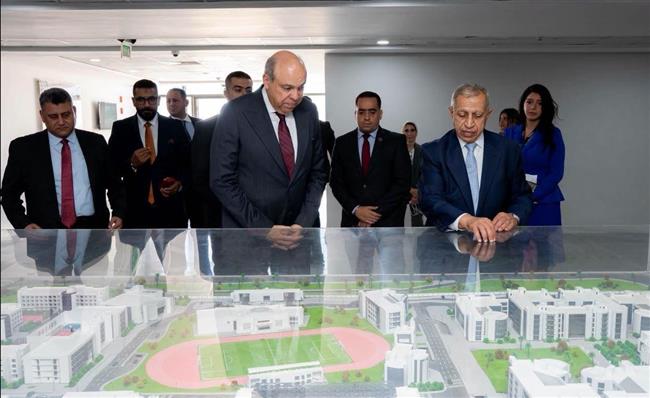 وزير الطيران المدني يتفقد فرع الأكاديمية العربية للعلوم والتكنولوجيا والنقل البحري بالعلمين