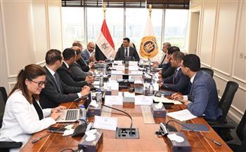 وزير الصناعة يبحث مع ممثلي شركة بيتي مصر للصناعات الغذائية موقف استثمارات الشركة