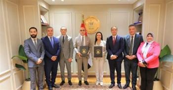   وزيرة التضامن ورئيس جامعة عين شمس يوقعان بروتوكول تعاون لتدشين الدبلوم المهني للإرشاد