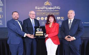اتحاد المستثمرات العرب يشارك في المؤتمر الأفروآسيوي ويكرم محمد العرابي