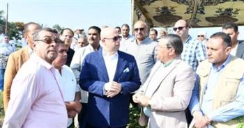   محافظ الفيوم يفتتح موسم جني القطن
