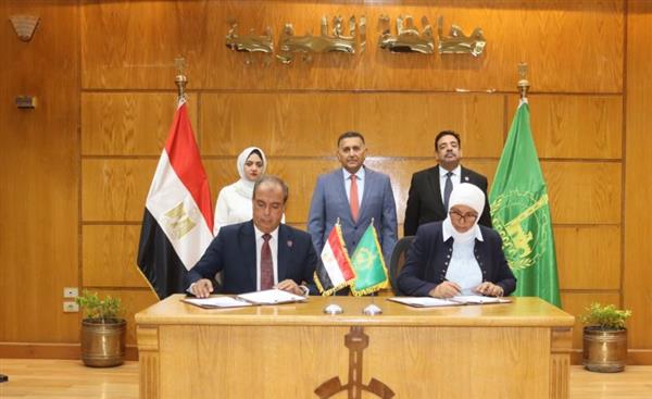 محافظ القليوبية يشهد توقيع بروتوكول تعاون مع «إيزي كاش» للتوسع في خدمات الدفع والتحصيل الإلكتروني