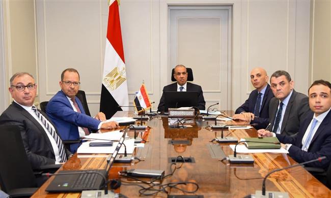 وزير الخارجية يلتقي الموظفين المصريين العاملين بالاتحاد الأفريقي