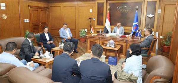 استثمار وصناعة وتوظيف.. محافظ السويس يبحث خطط التوسع بالمنطقة الصينية بالسخنة