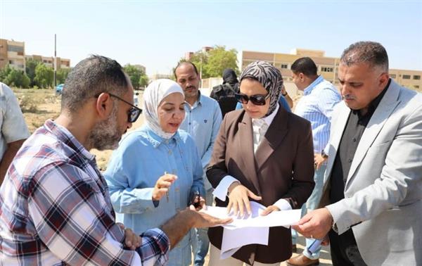 محافظ الوادي الجديد تبحث إنشاء مجتمع سكني متميز بالخارجة