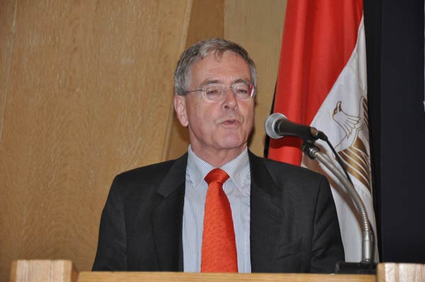   سفير ألمانيا بالقاهرة: استهداف أقباط سيناء هجوم على الوحدة الوطنية