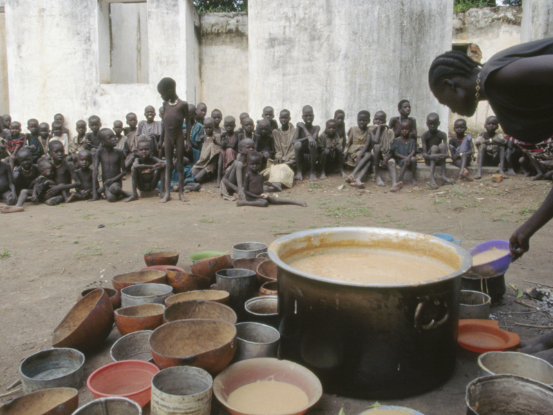   بريطانيا تكافح المجاعة في جنوب السودان والصومال بـ100 مليون استرليني 