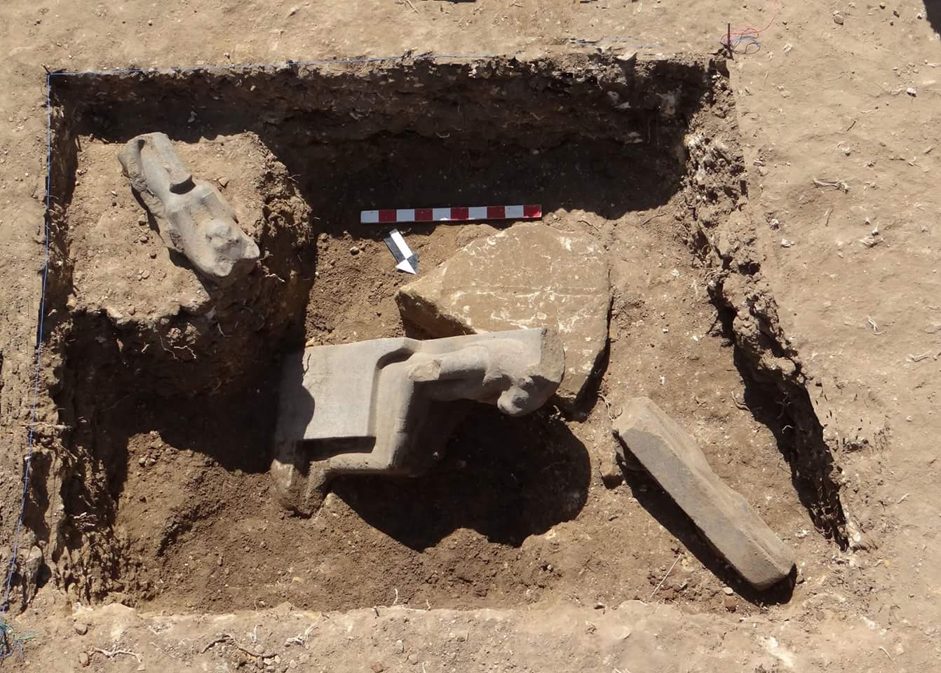   العثور على أجزاء مفقودة من "الربة القوية" فى معبد أمنحتب الثالث