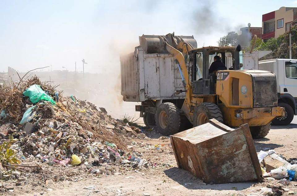   رفع وازالة القمامة والمخلفات بمنطقة النادى النوبى