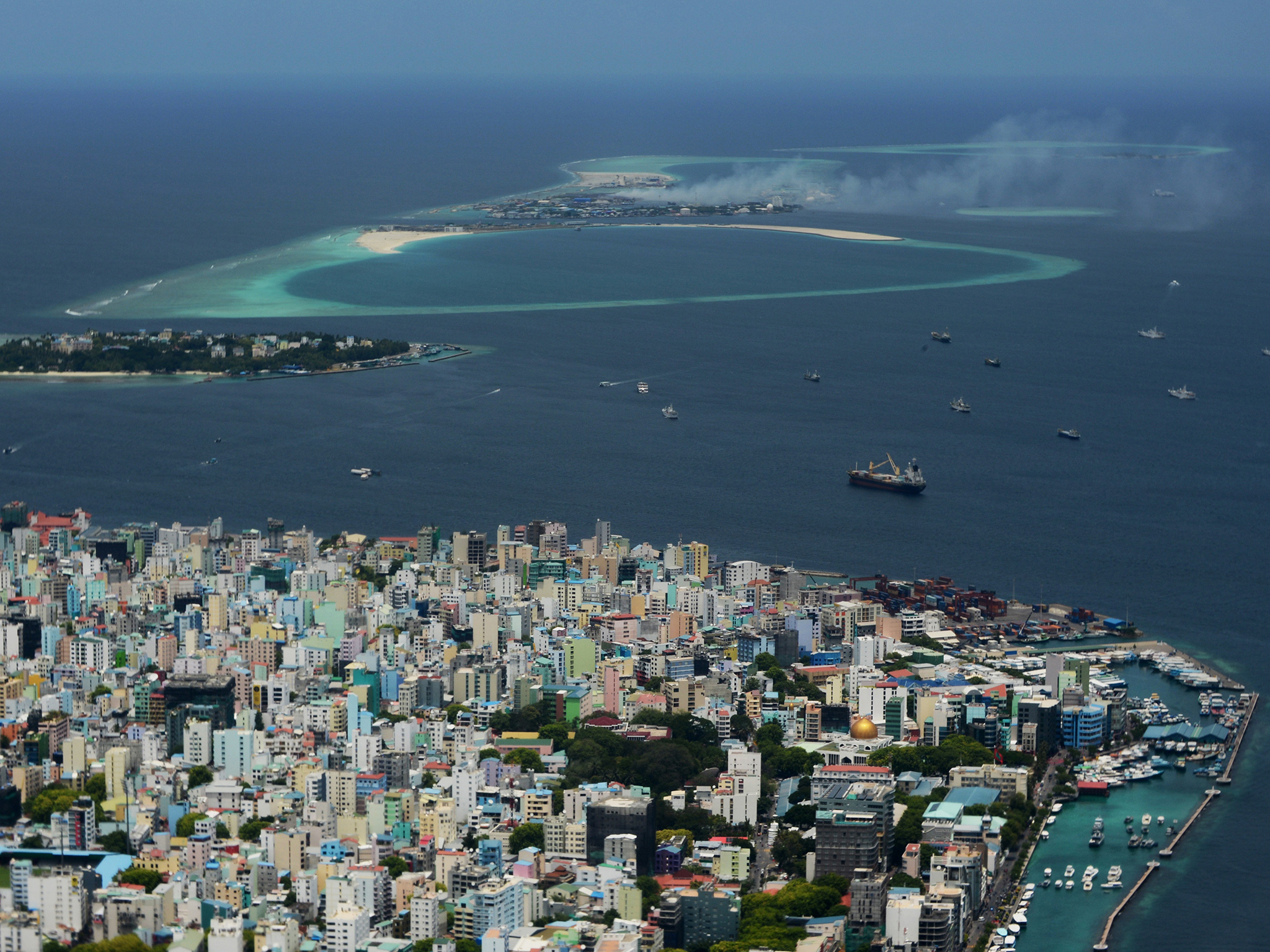   المعارضة فى "المالديف" ترفض بيع (28) جزيرة للسعودية