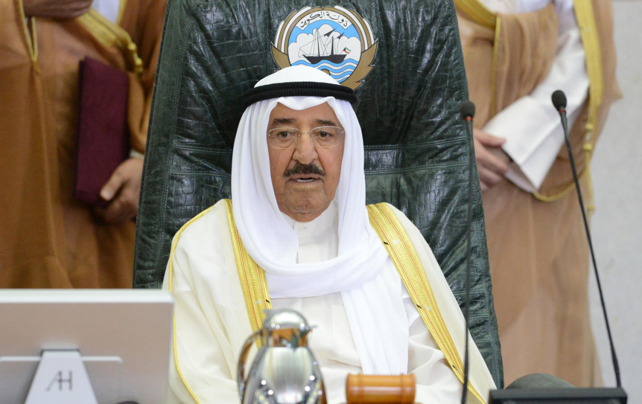   أمير الكويت يستقبل مبعوث الأمين العام للأمم المتحدة للشئون الإنسانية