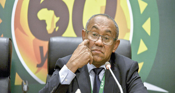   رئيس الاتحاد الإفريقى لكرة القدم يغادر القاهرة متوجها للمغرب
