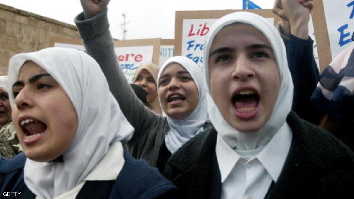   الاتحاد الأوروبي يحظر الحجاب والرموز الدينية في العمل