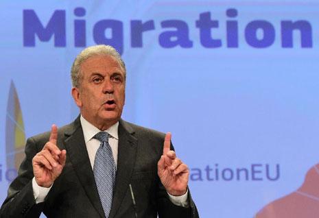   مسئول أوروبي: تخصيص 200 مليون يورو لتمويل العمليات الطارئة بشأن المهاجرين بالبحر المتوسط