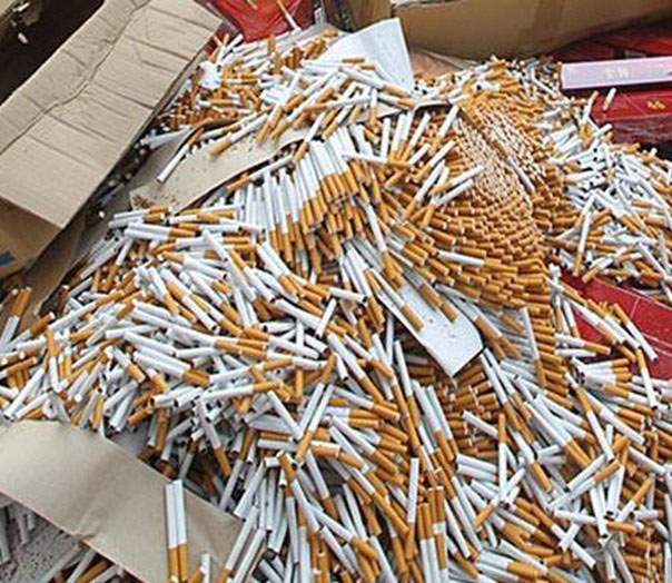  ضبط 1500 علبة سجائر غير صالحة للاستخدام الآدمي و20 قضية في قنا