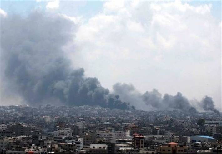   الطيران الحربي الإسرائيلي يقصف أهدافا في دير البلح ومدينة غزة