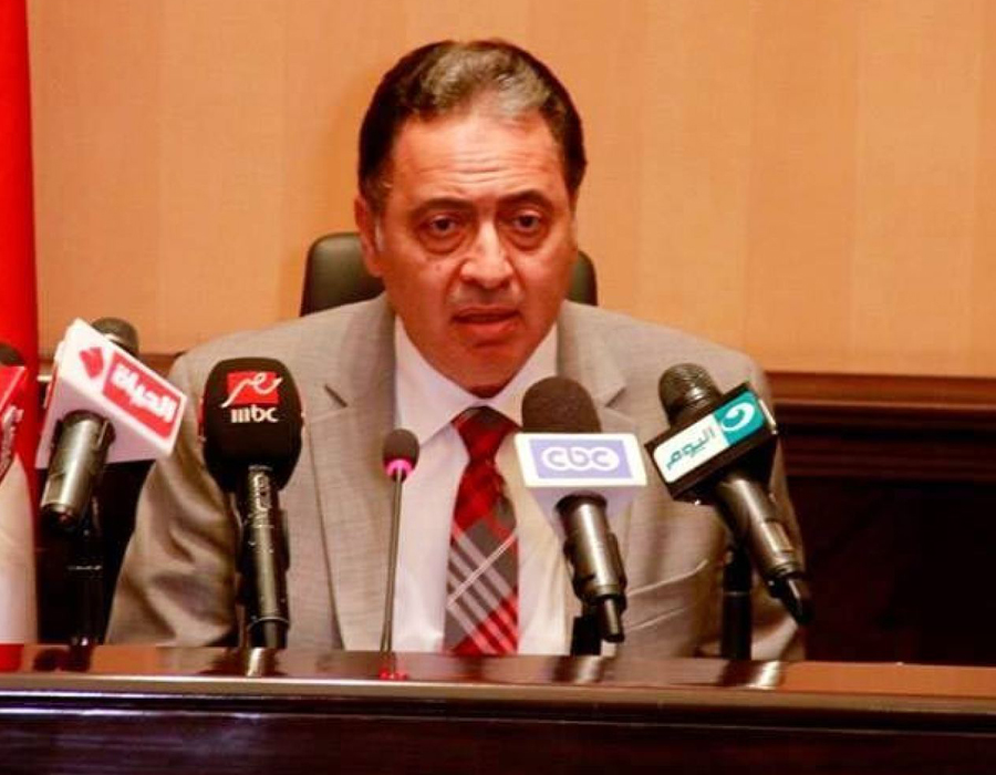   وزير الصحة يعفي مدير معهد ناصر ووكيل الوزارة بالأقصر من مناصبهما