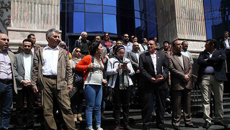   صحفيون ينظمون وقفة تضامنية أمام النقابة مع يحيى قلاش