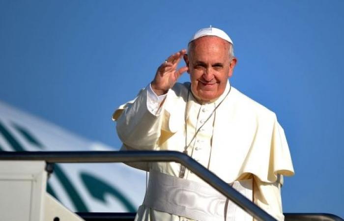   بابا الفاتيكان يغادر روما متوجها إلى القاهرة