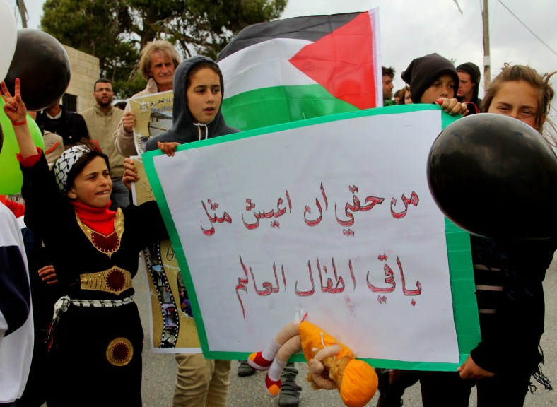   في يوم «الطفل الفلسطيني»: الاحتلال لا يزال يعتقل نحو 300 طفل