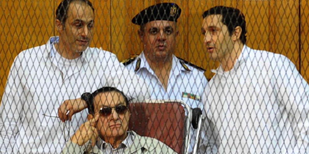   محكمة أوروبية تؤيد تجميد أموال أسرة مبارك     