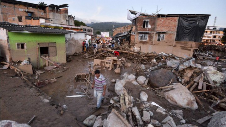   ارتفاع حصيلة انزلاق التربة في كولومبيا إلى 254 قتيلا بينهم 43 طفلا