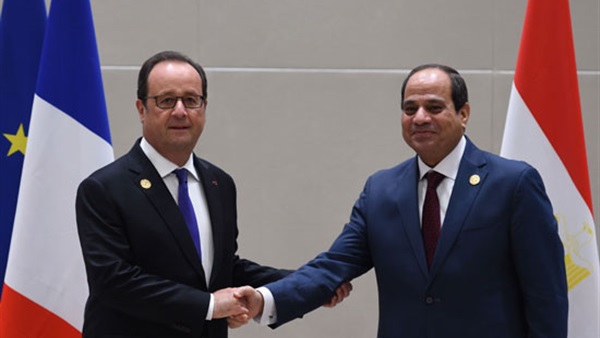   أولاند: فرنسا متضامنة مع مصر ضد الإرهاب