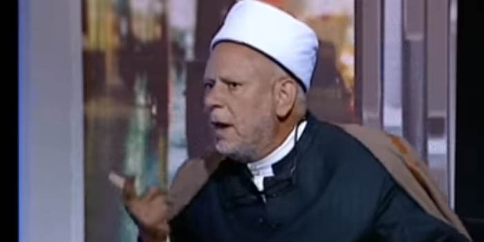   بالفيديو: الشيخ القليوبى لضيفتيه: « لو انتوا محتشمين أنا هدعوا مين ؟!»
