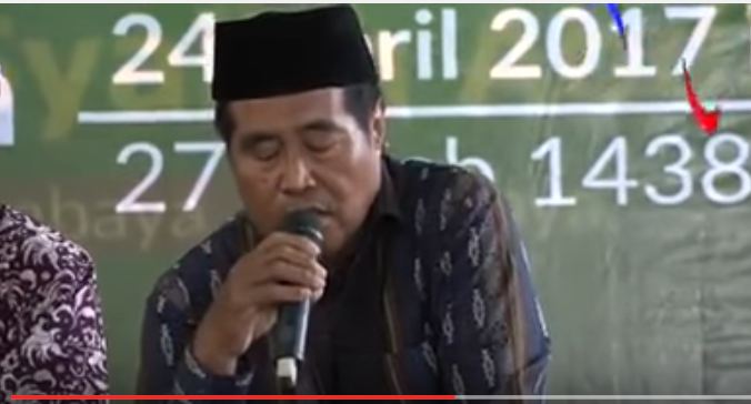   فيديو| وفاة أشهر مقرئ «إندونيسى» أثناء تلاوته سورة الْمُلْكُ
