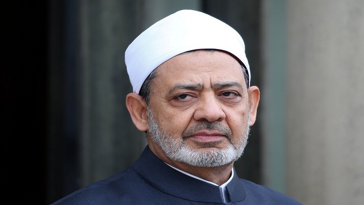   القضاء الإدارى يرفض إعفاء الشيخ الطيب من منصبه