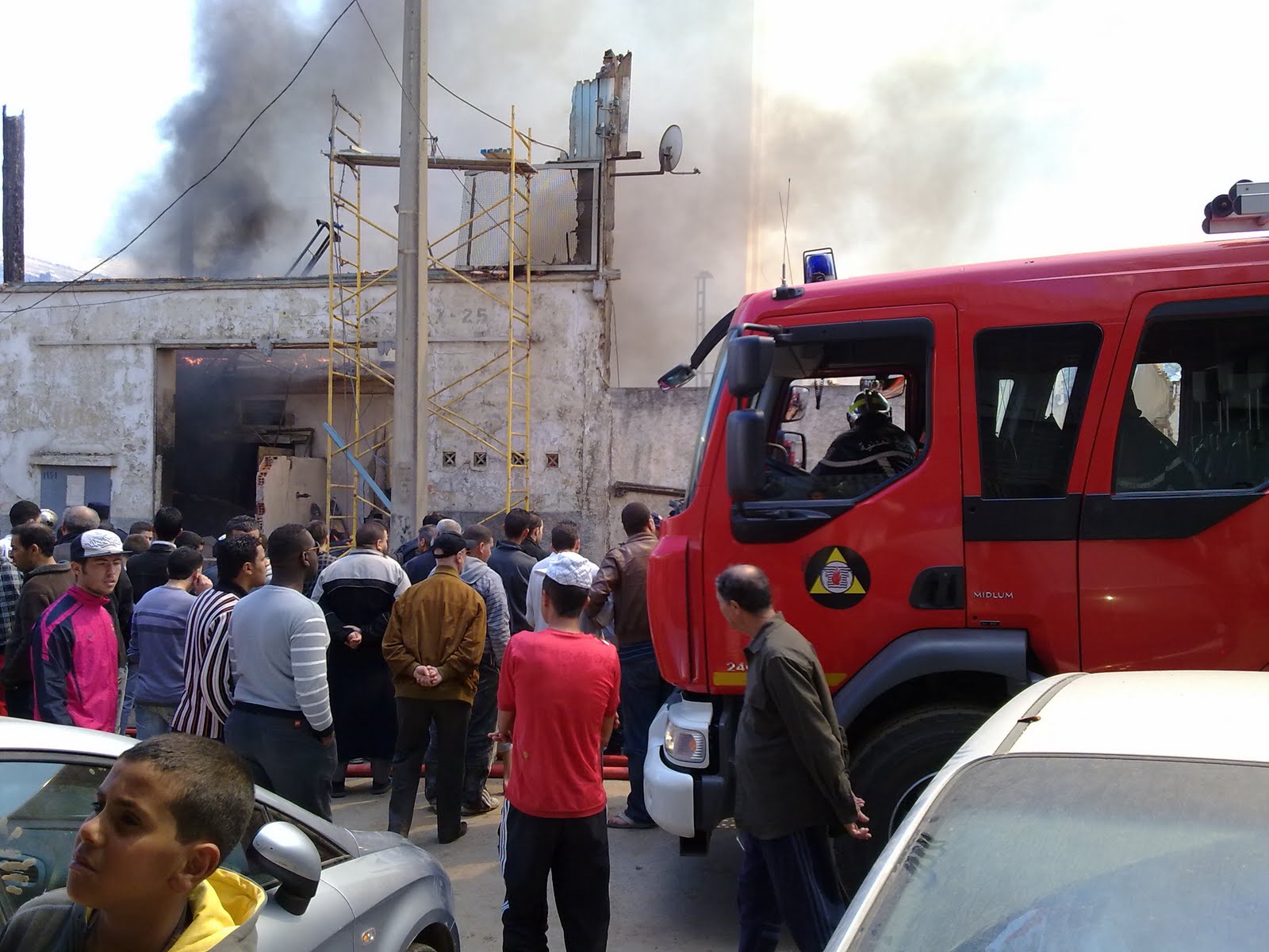   إخماد حريق كنيسة بالإسكندرية سببه ماس كهربائى
