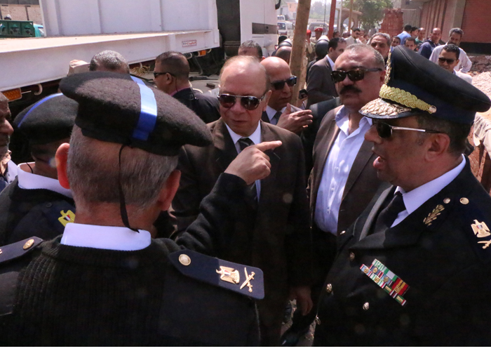  محافظ القاهرة يوجه ضربة قاصمة لمافيا البناء ويُزيل 5 عقارات على الكورنيش