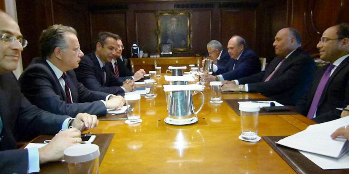   وزير الخارجية يلتقى ثانى أكبر تكتل برلمانى فى اليونان