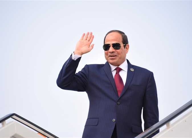   الرئيس يصل إلى الرياض ويعقد جلسة مباحثات مع الملك سلمان