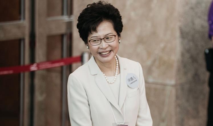   الرئيسة التنفيذية المنتخبة لهونج كونج تتسلم أوراق تعيينها رسميا
