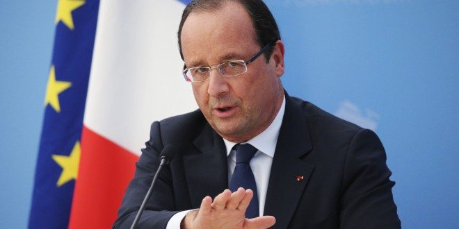   فرانسوا اولاند يدلي بصوته في الجولة الأولى من الانتخابات الرئاسية الفرنسية