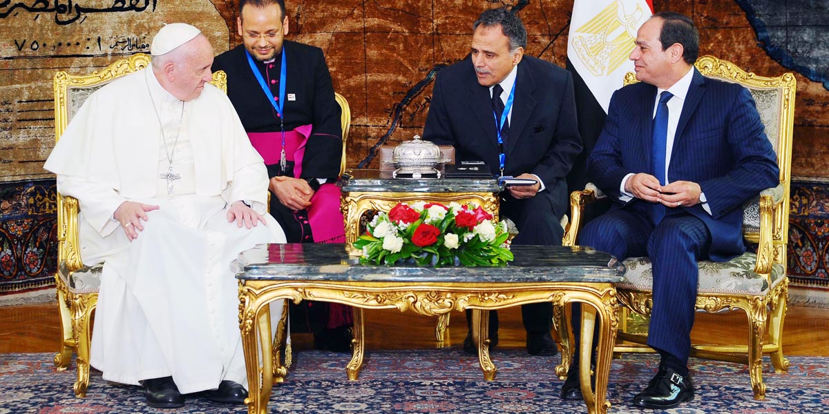   السيسي يبحث مع البابا فرانسيس تعزيز العلاقات بين مصر والفاتيكان