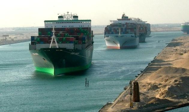   عبور 49 سفينة قناة السويس بحمولة مليونين و546 ألف طن