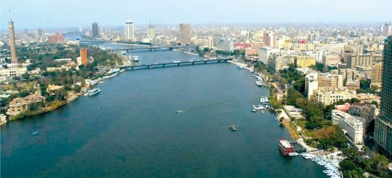   وزير المياه والبيئة والأوغندي: حريصون على عدم الإضرار بمصالح مصر المائية