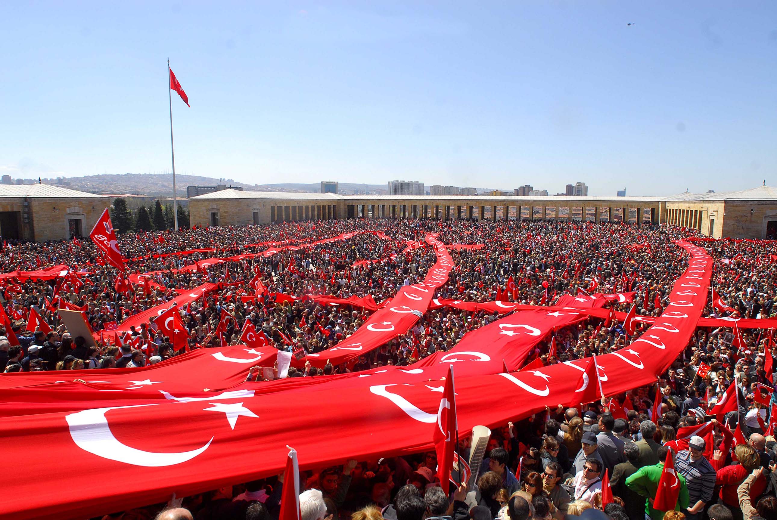  الإخوان وتركيا يتفقان على دعم تميم ضد العرب