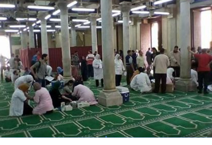   تبرعات بالدم داخل مسجد المنشاوى لإنقاذ مصابى مار جرجس